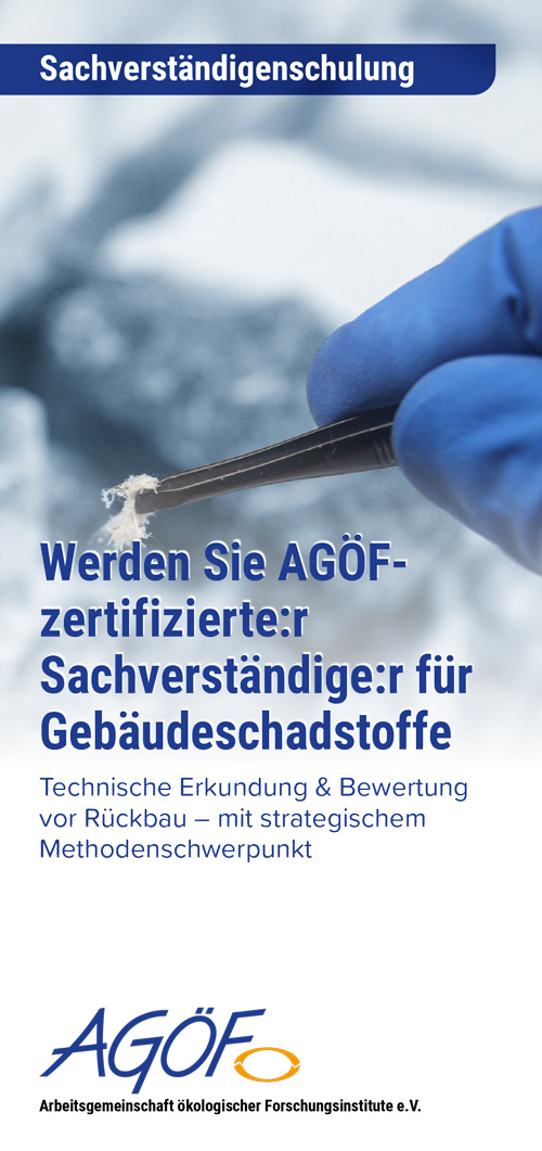LangDin-Flyer Titel: Bild: eine Hand in blauen Handschuhen mit einer Pinzette, die Gewebeproben hält. Darunter steht: Werden Sie AGÖF-Sachverständige für Gebäudeschadtstoffe